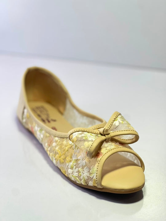 Buy Pumps for Girls in Pakistan