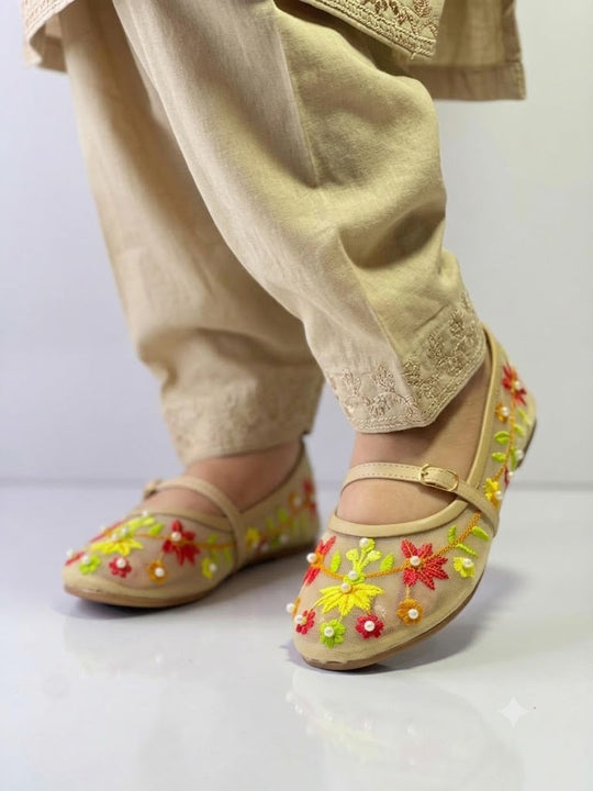 Buy pumps for Girls In Pakistan