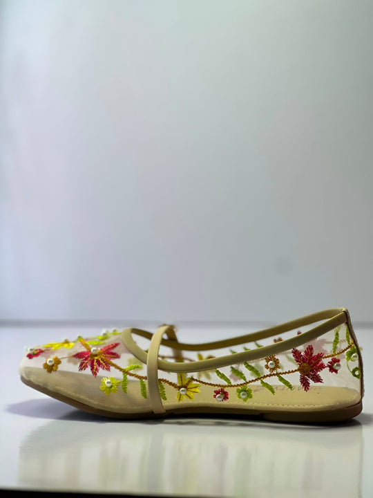 Buy pumps for Girls In Pakistan