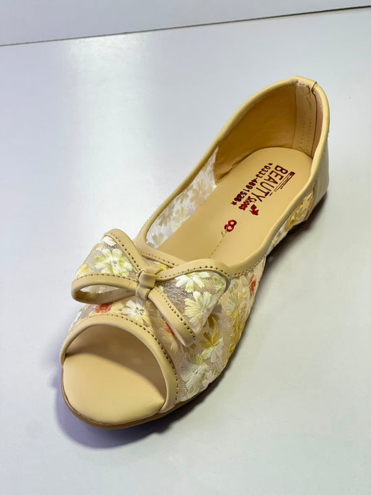 Buy Pumps for Girls in Pakistan